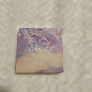 Half Magic Light Trap Powder - Enter the Glow

Champagne with Lilac Pearls - NIB